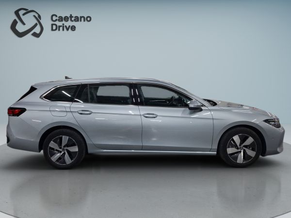 volkswagen-passat-2025-hibrido-1498cc