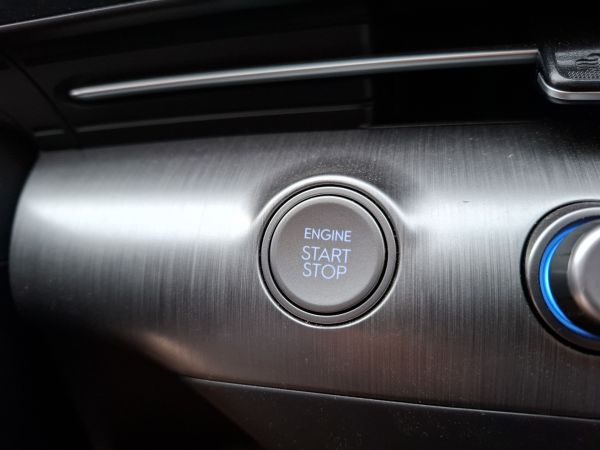 hyundai-kauai-2024-gasolina-998cc