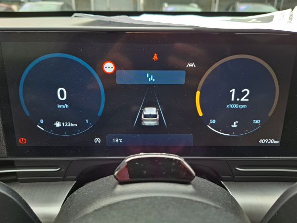 hyundai-kauai-2024-gasolina-998cc