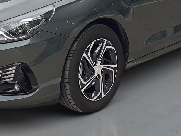 hyundai-i30-2023-gasolina-998cc
