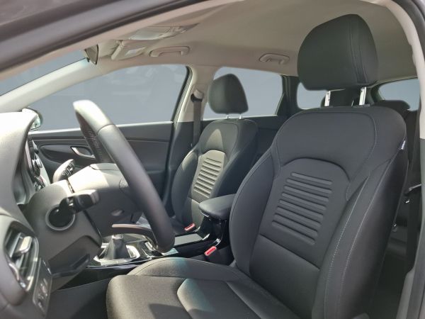 hyundai-i30-2025-gasolina-998cc