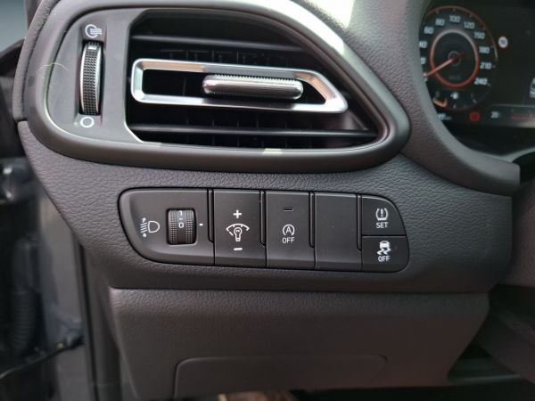 hyundai-i30-2025-gasolina-998cc