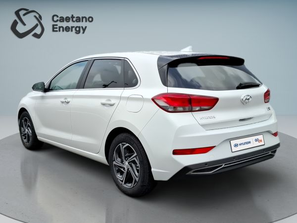 hyundai-i30-2023-gasolina-998cc