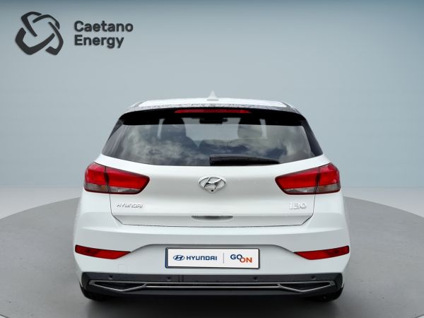 hyundai-i30-2023-gasolina-998cc