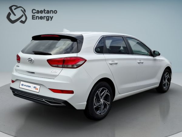 hyundai-i30-2023-gasolina-998cc