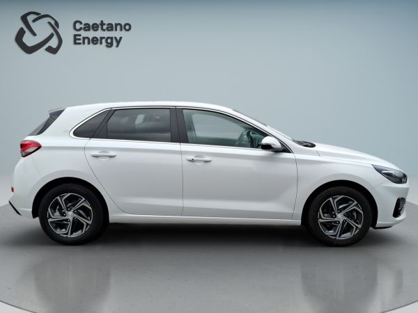 hyundai-i30-2023-gasolina-998cc