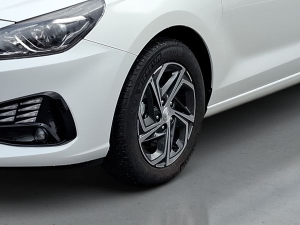 hyundai-i30-2023-gasolina-998cc