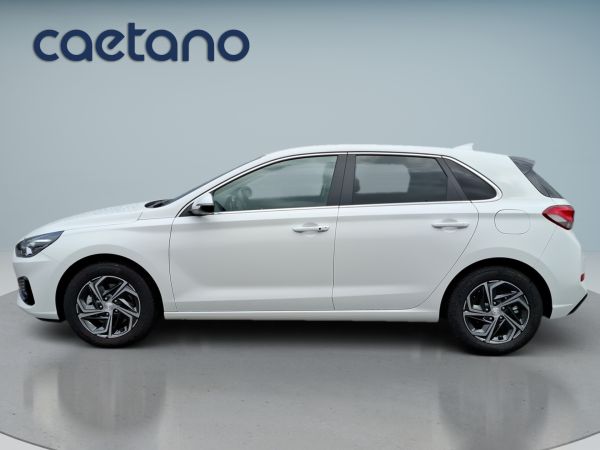 hyundai-i30-2023-gasolina-998cc
