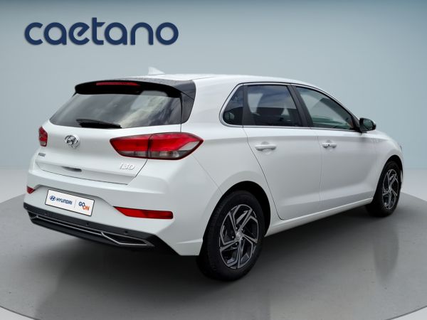 hyundai-i30-2023-gasolina-998cc