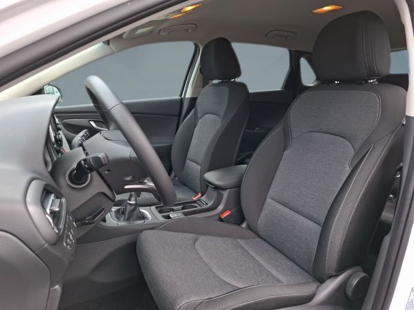 hyundai-i30-2023-gasolina-998cc