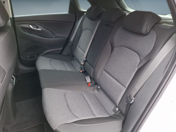 hyundai-i30-2023-gasolina-998cc