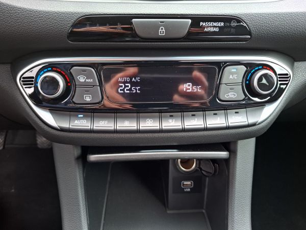 hyundai-i30-2023-gasolina-998cc