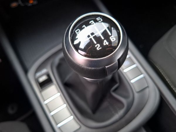 hyundai-kauai-2024-gasolina-998cc