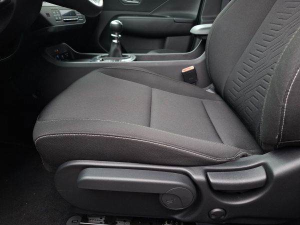 hyundai-kauai-2025-gasolina-998cc