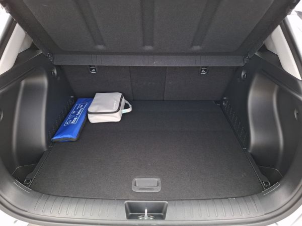 hyundai-kauai-2025-gasolina-998cc