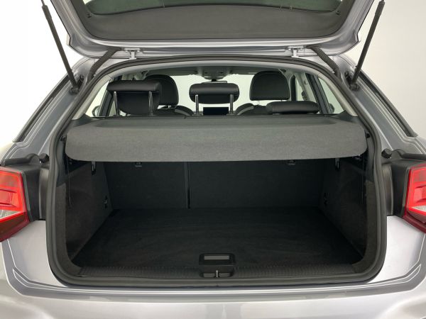 audi-q2-2024-gasolina-999cc