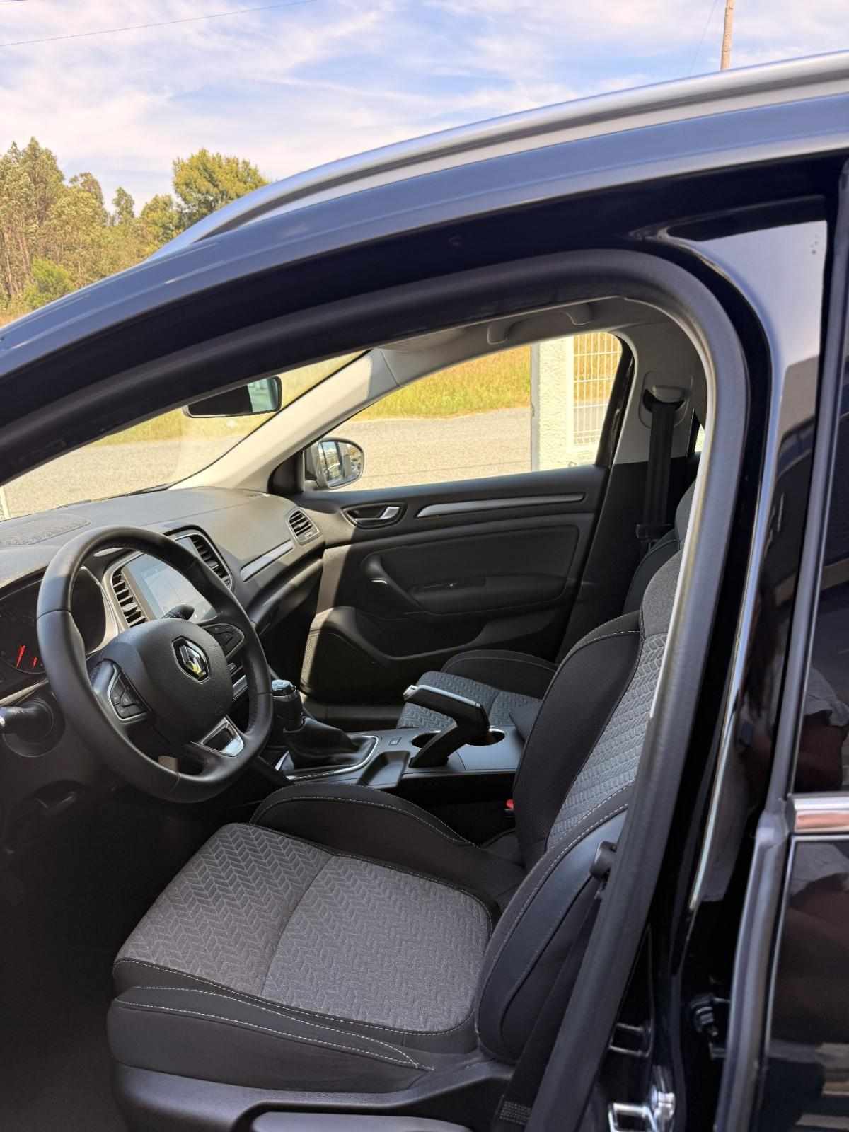 renault-megane-sport-tourer-2021-diesel-1461cc