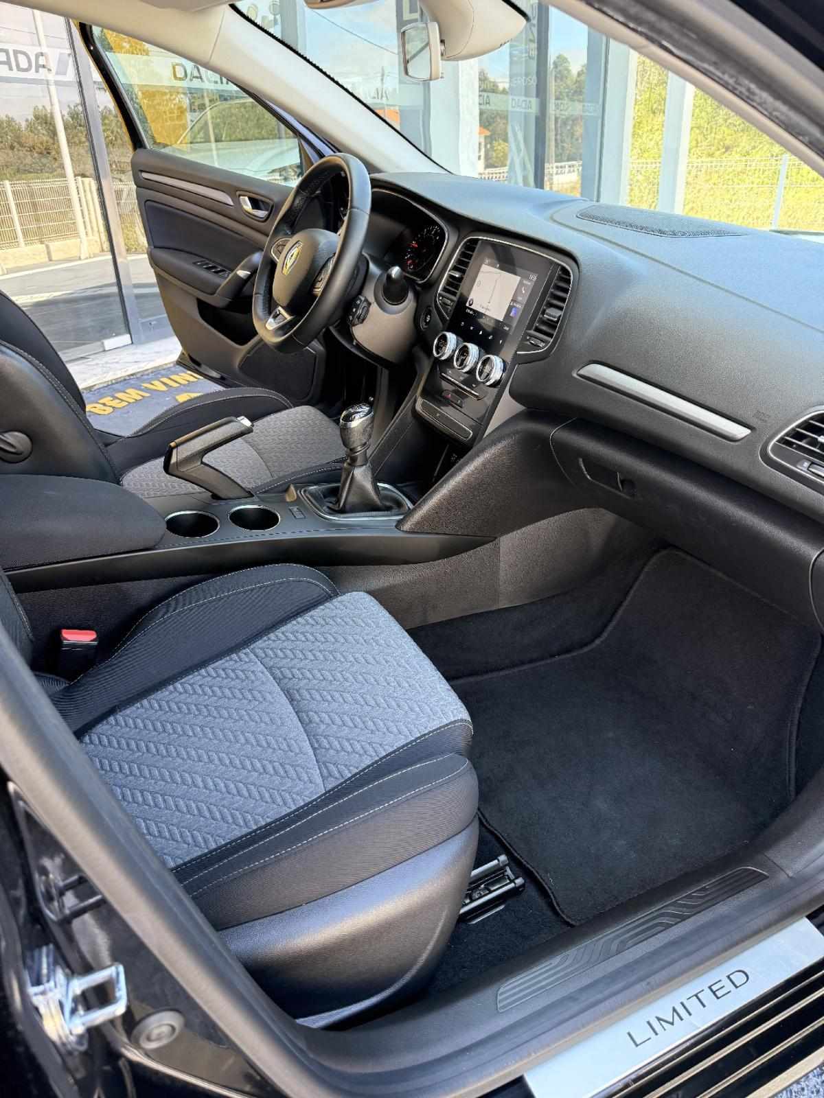 renault-megane-sport-tourer-2021-diesel-1461cc
