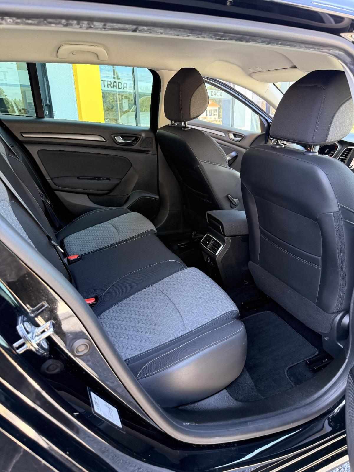 renault-megane-sport-tourer-2021-diesel-1461cc