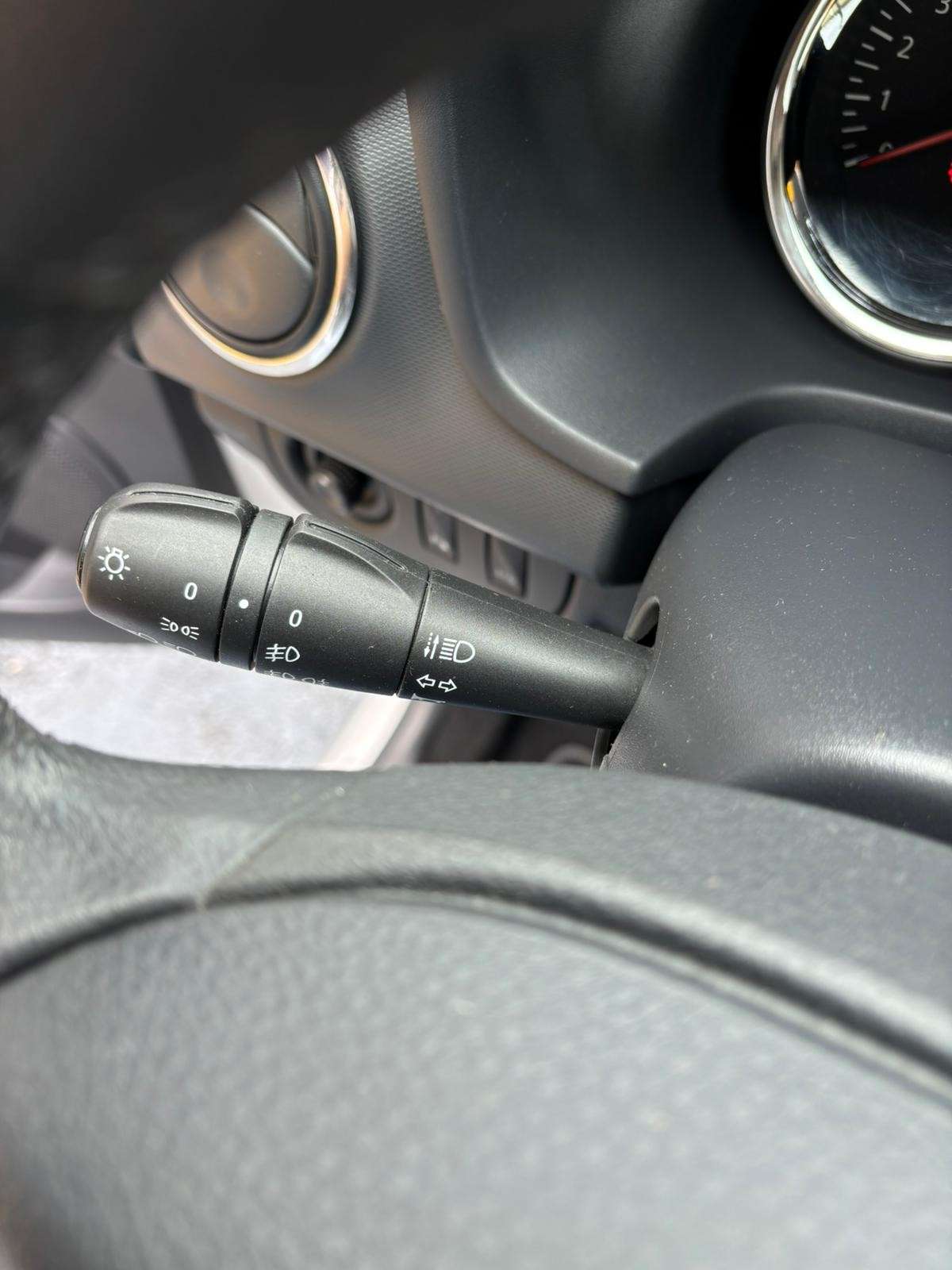 dacia-sandero-2015-gasolina-898cc