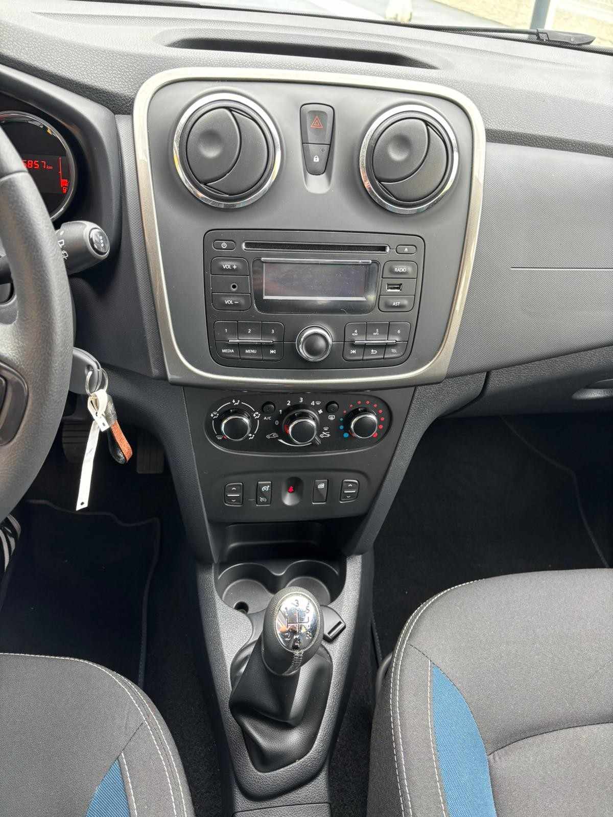 dacia-sandero-2015-gasolina-898cc