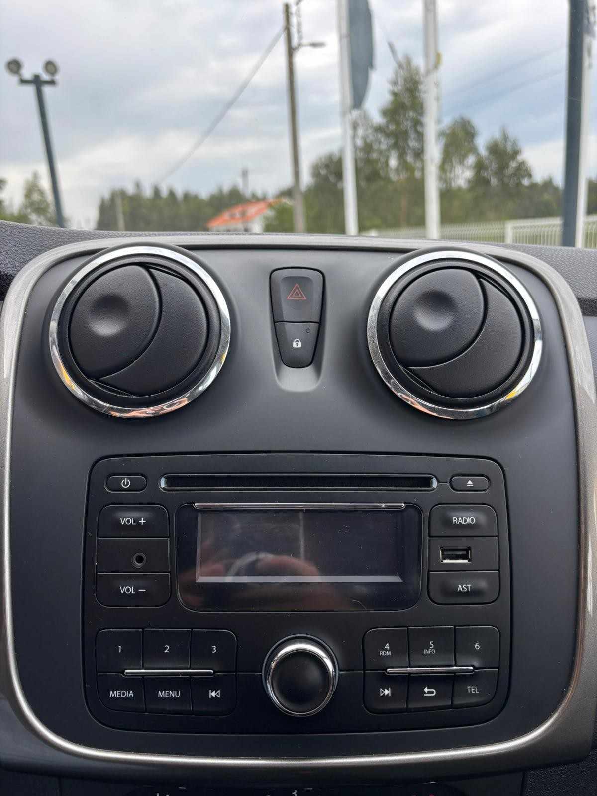 dacia-sandero-2015-gasolina-898cc