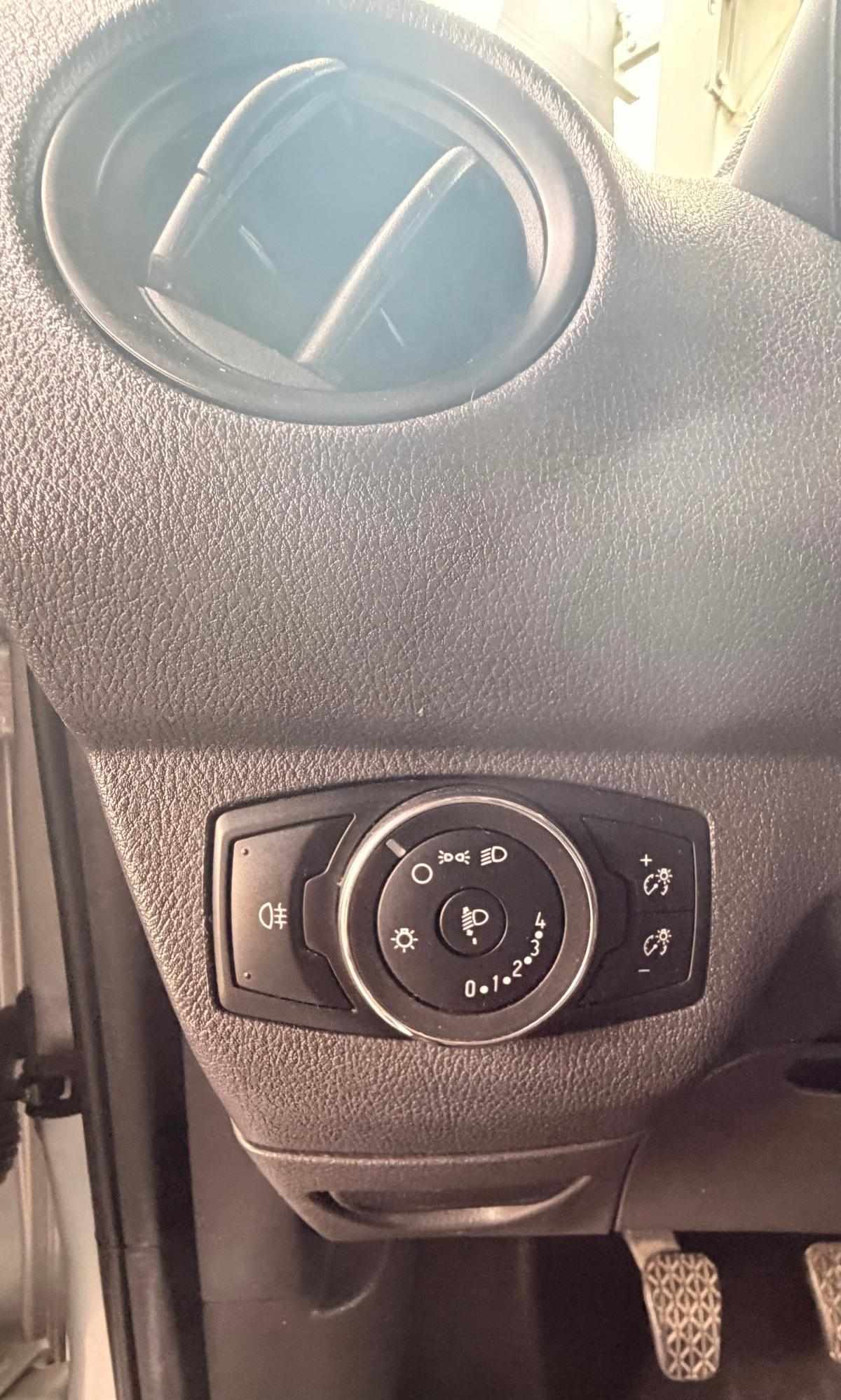 ford-tourneo-courier-2016-gasolina-998cc