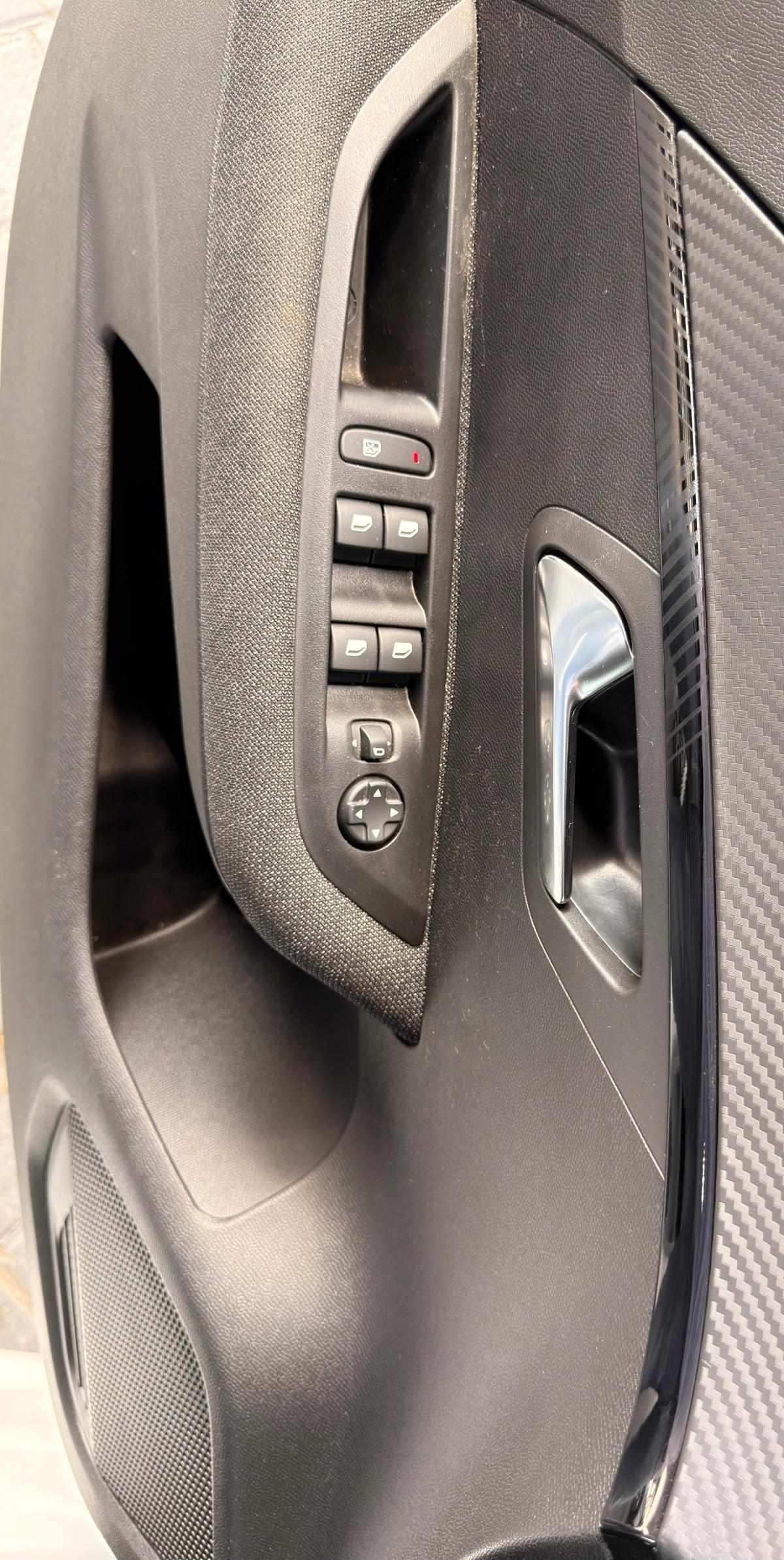 peugeot-208-e-208-2025-eletrico