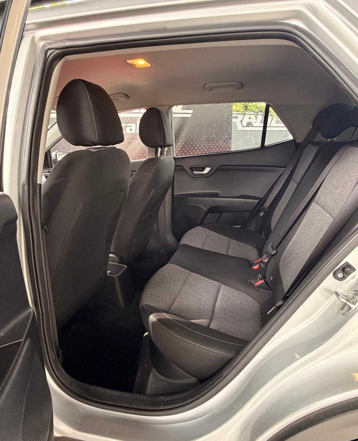 kia-stonic-2022-gasolina-1197cc