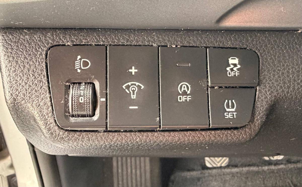 kia-stonic-2022-gasolina-1197cc