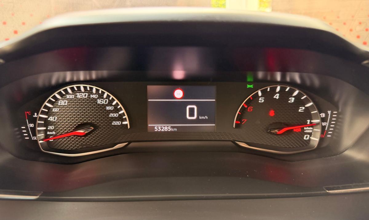 peugeot-208-2023-gasolina-1199cc