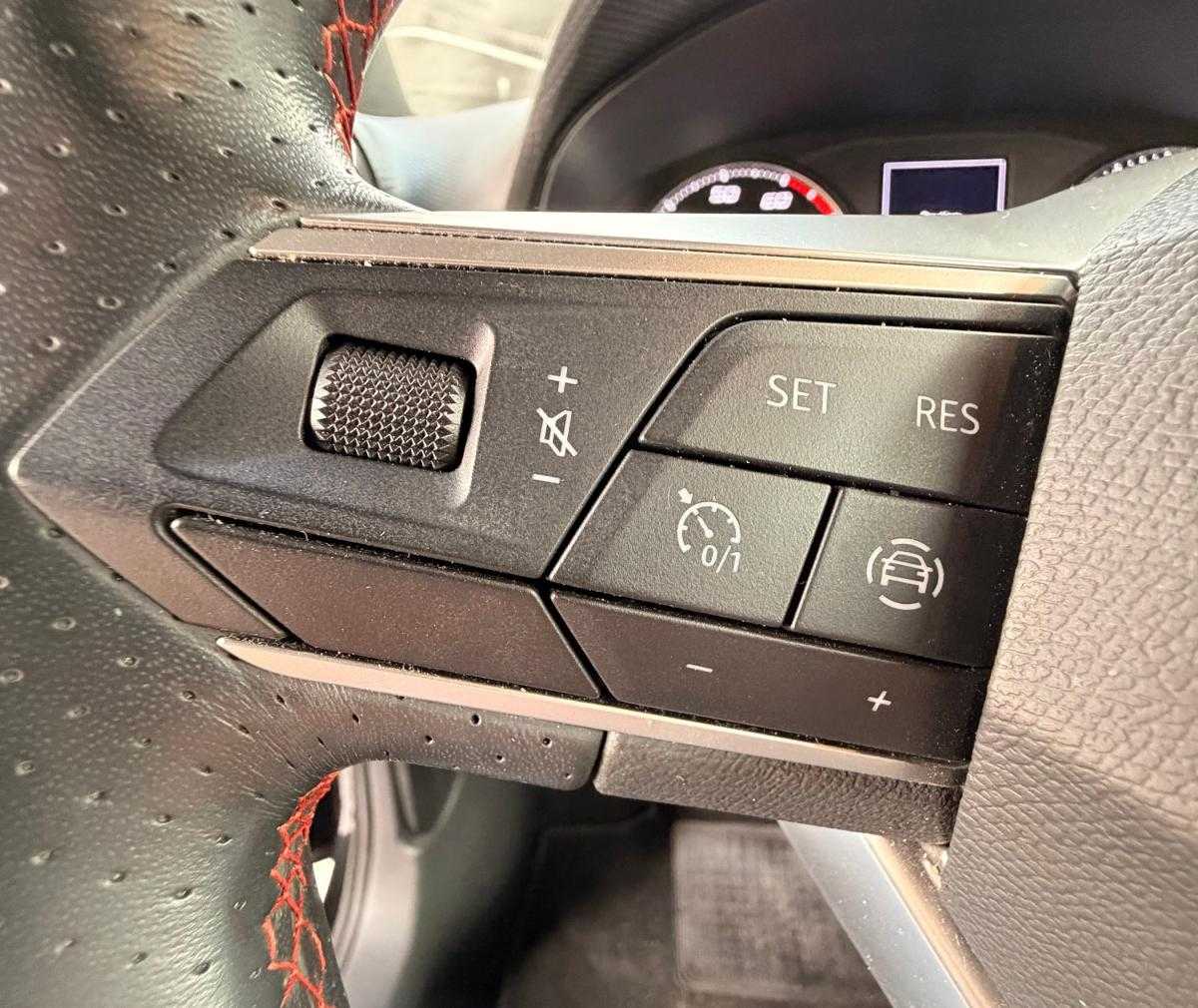 seat-arona-2023-gasolina-999cc