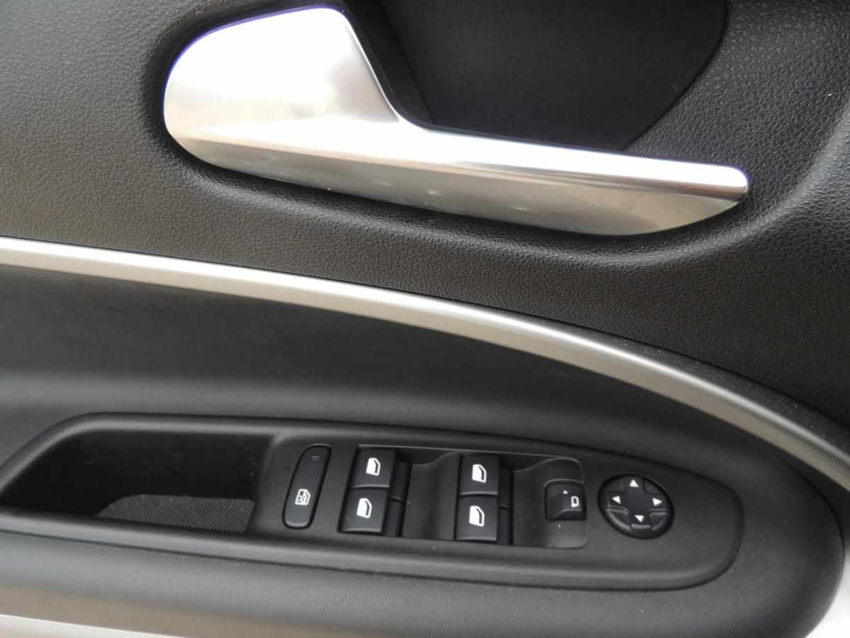 jeep-avenger-1-2-puretech-2024-gasolina-1199cc