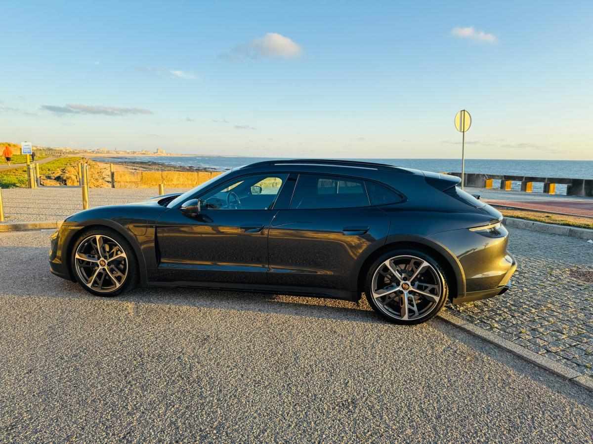 porsche-taycan-2022-eletrico-0cc