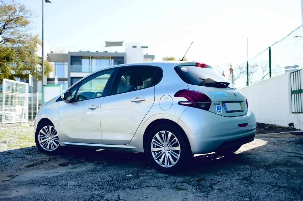 peugeot-208-1-2-vti-2018-gasolina-1199cc