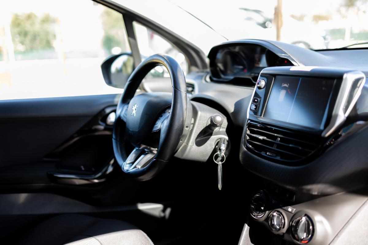peugeot-208-1-2-vti-2018-gasolina-1199cc