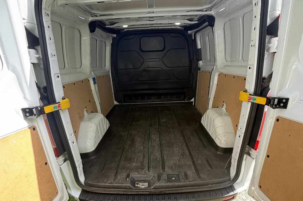 ford-transit-custom-2-0-130cv-2022-diesel-1995cc