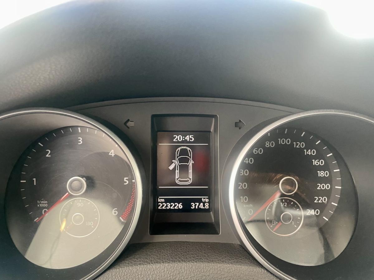 volkswagen-golf-variant-2011-diesel-1598cc