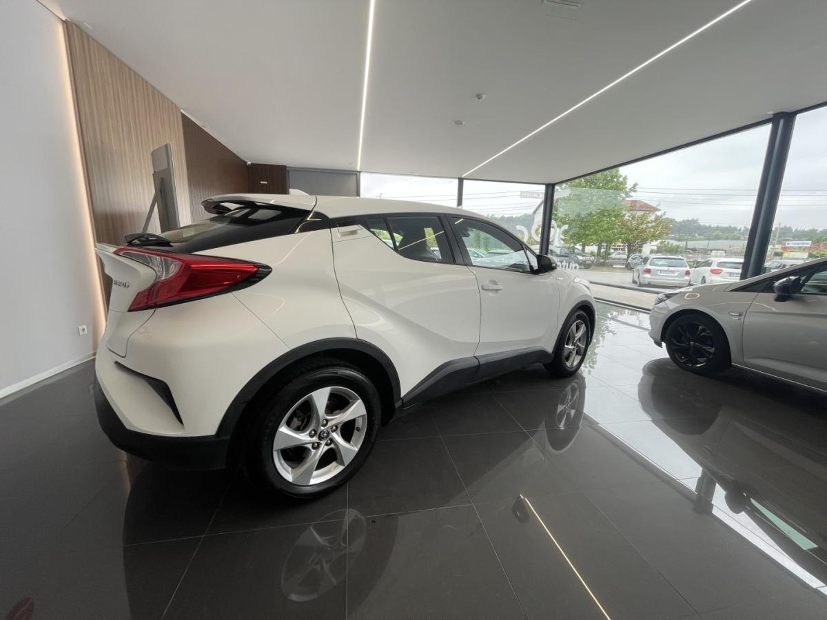 toyota-c-hr-2017-hibrido-1798cc