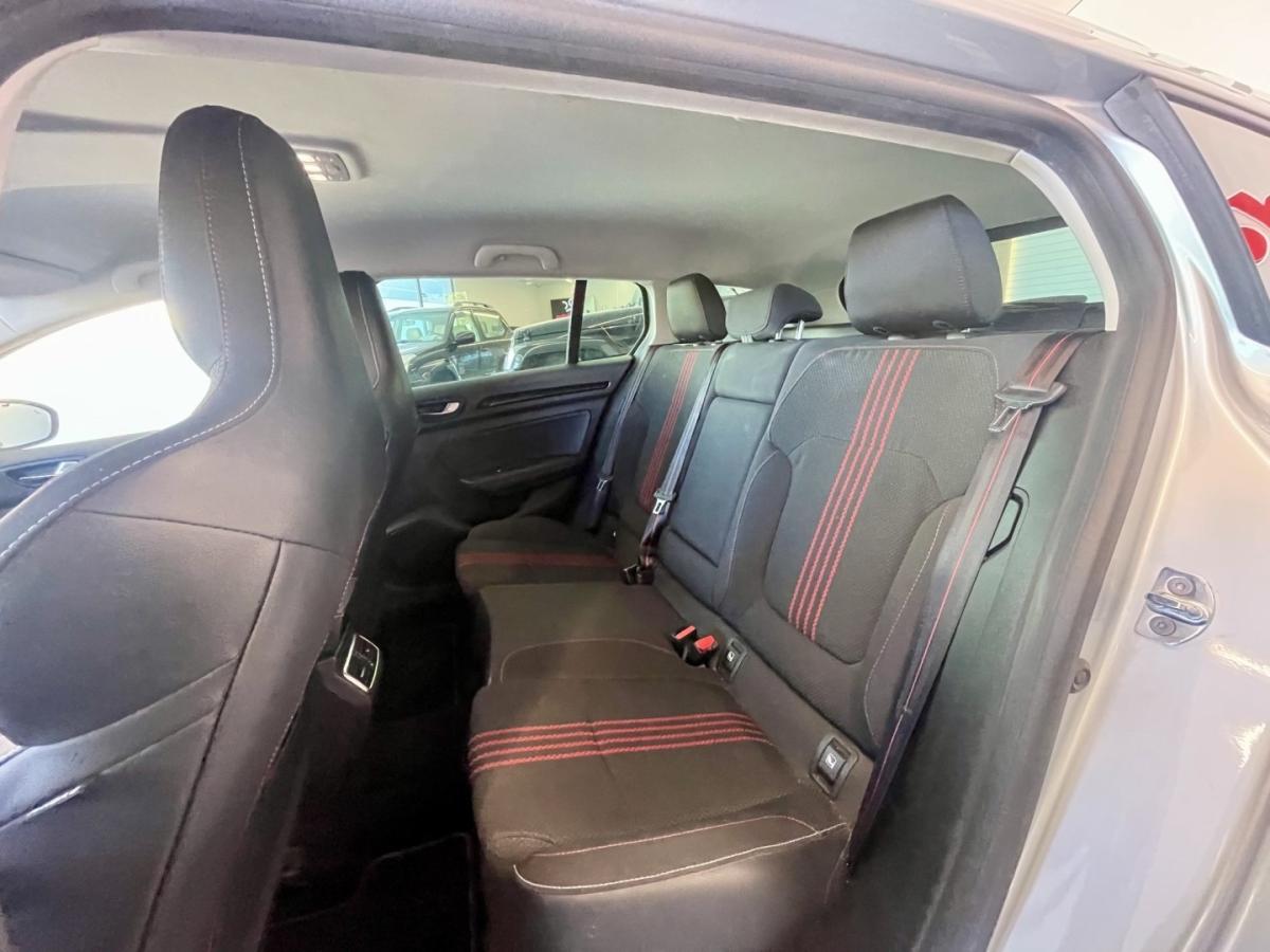 renault-megane-2022-hibrido-1598cc
