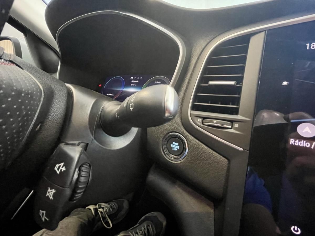 renault-megane-2022-hibrido-1598cc