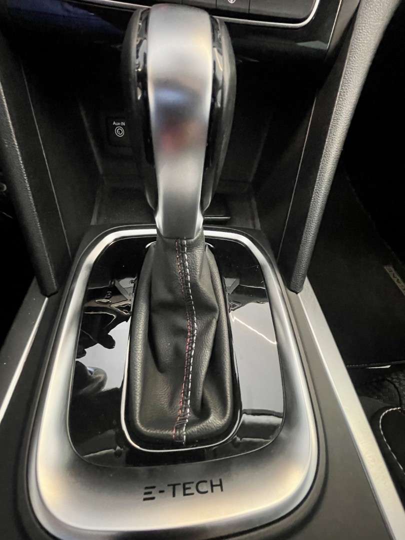 renault-megane-2022-hibrido-1598cc