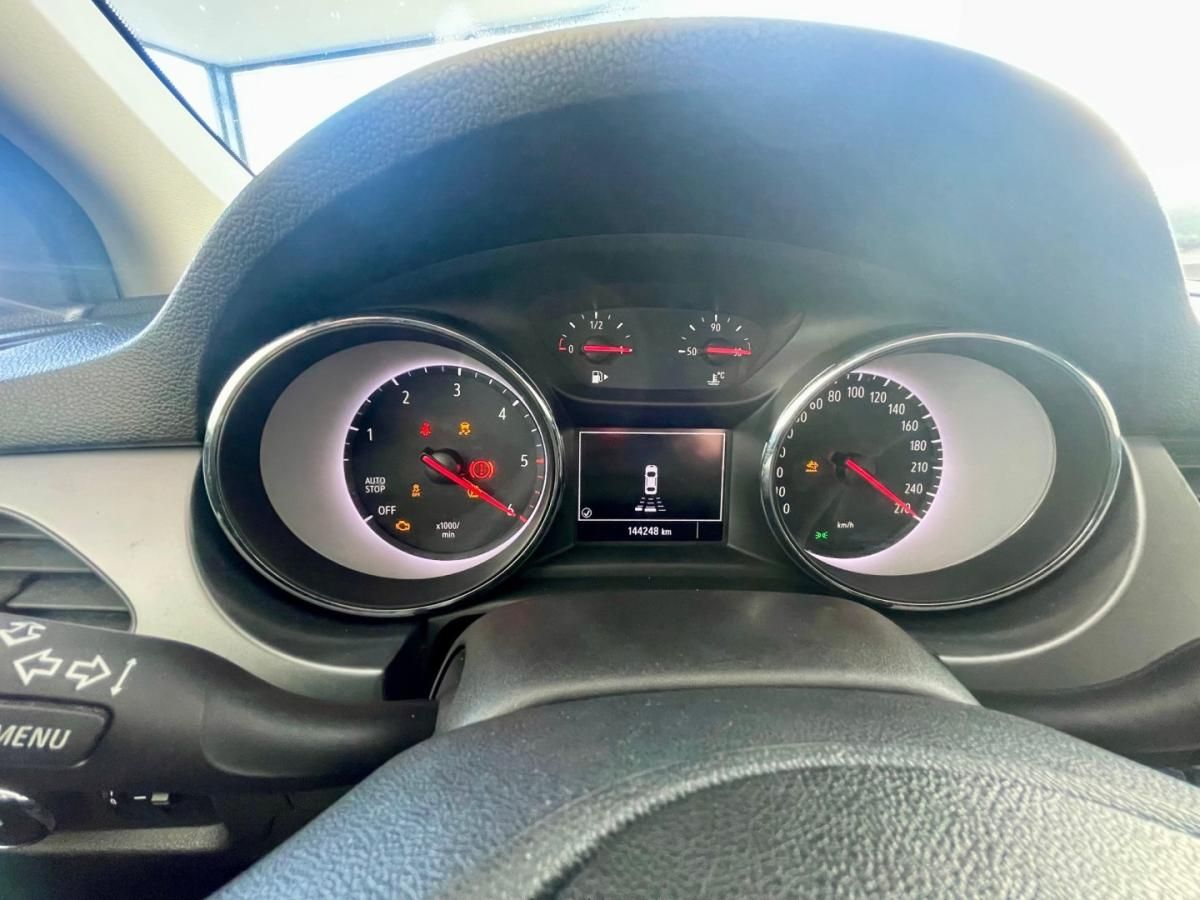 opel-astra-sport-tourer-2018-diesel-1598cc