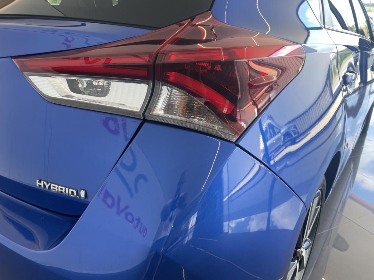 toyota-auris-2018-hibrido-1798cc