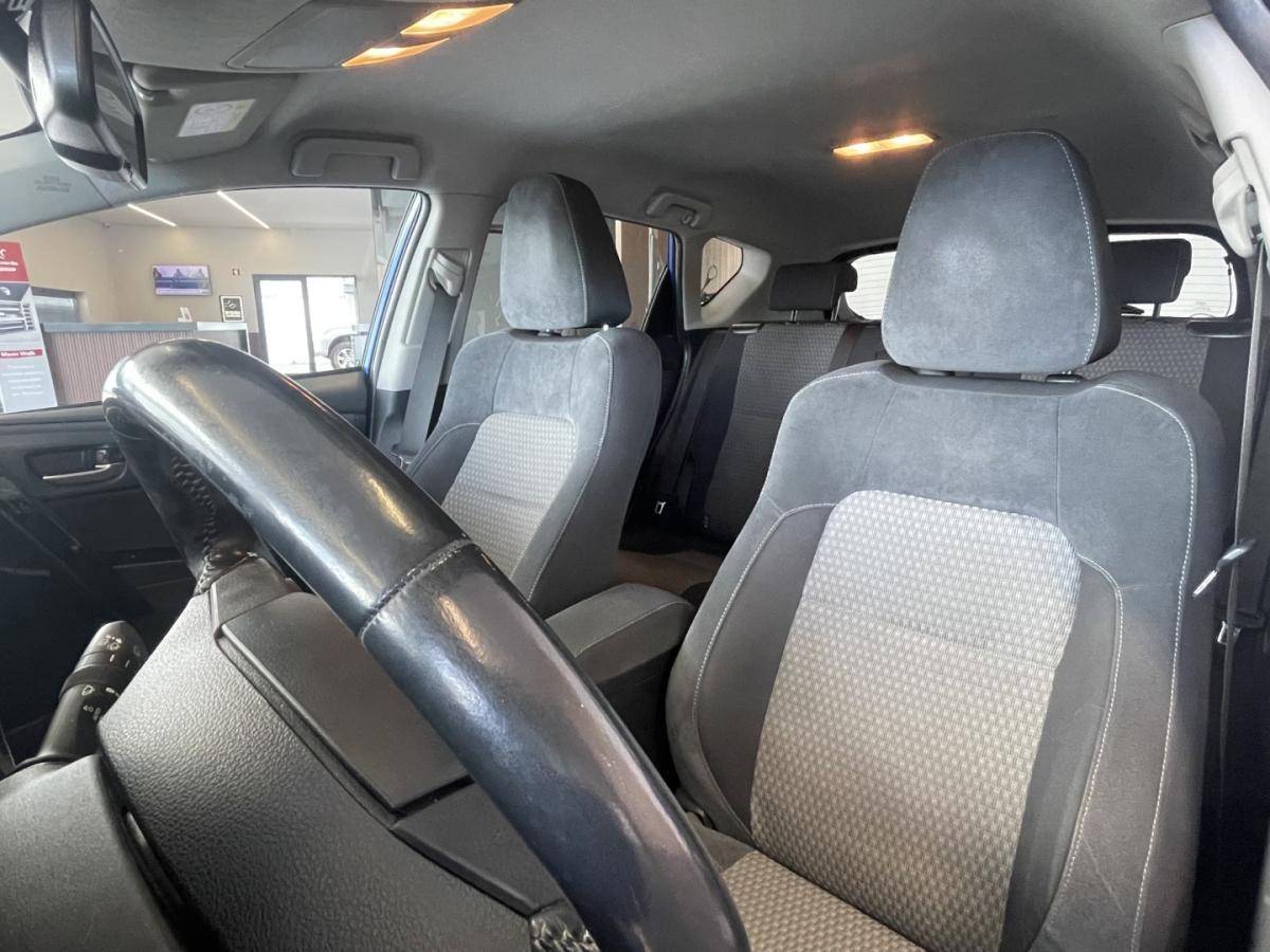 toyota-auris-2018-hibrido-1798cc