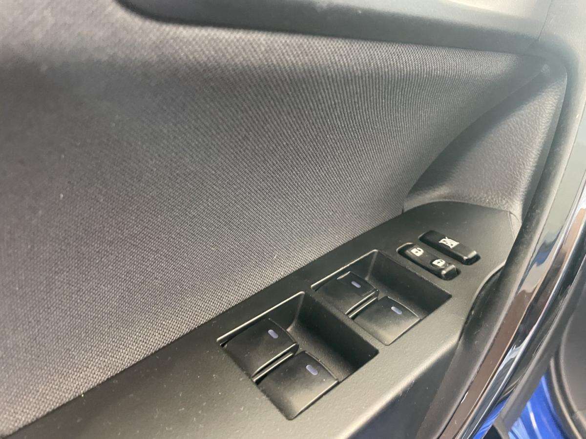 toyota-auris-2018-hibrido-1798cc