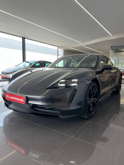 porsche-taycan-2021-eletrico-0cc