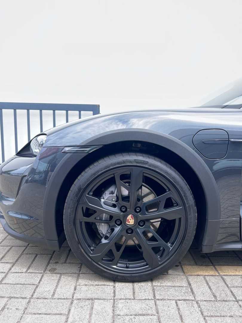 porsche-taycan-2021-eletrico-0cc