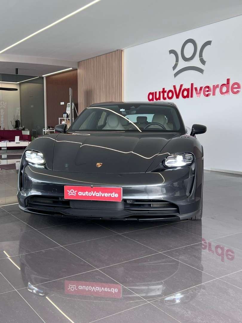 porsche-taycan-2021-eletrico-0cc