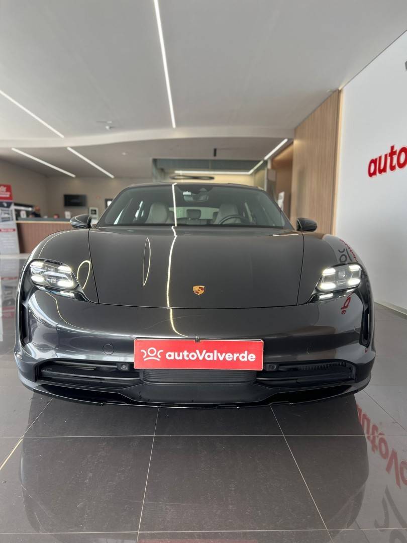 porsche-taycan-2021-eletrico-0cc